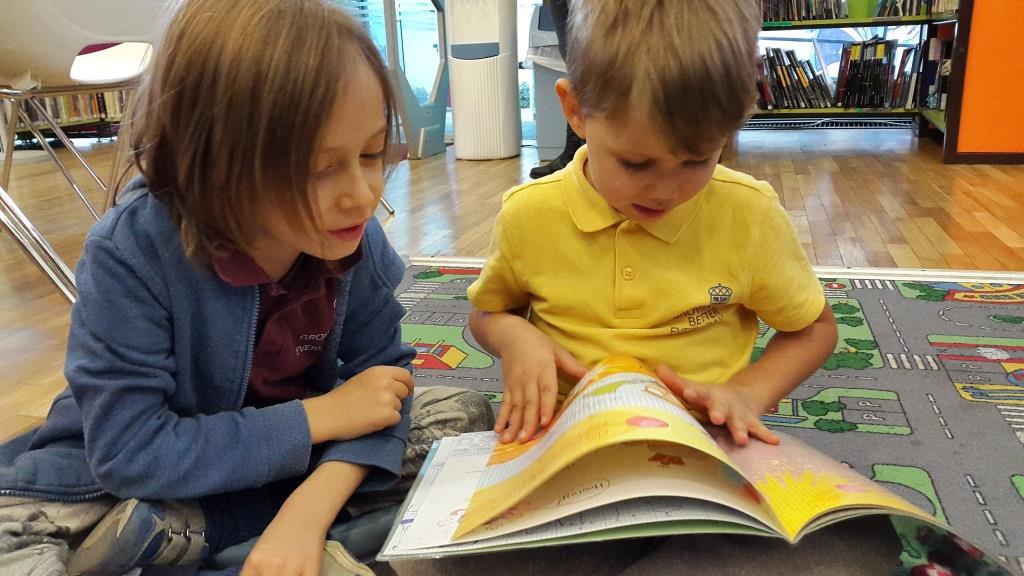 Early Explorers in vizita la British Council Library