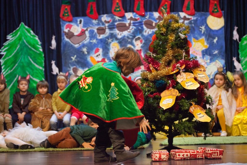 Spectacolul „Magic of Christmas” al celor din School Years