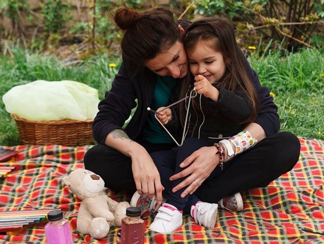 10 sfaturi pentru părinţii unui copil introvertit