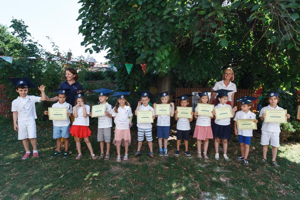 Serbarea și ceremonia de absolvire Early Explorers